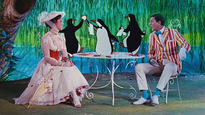 Raspberry ice cakes and tea from Mary Poppins