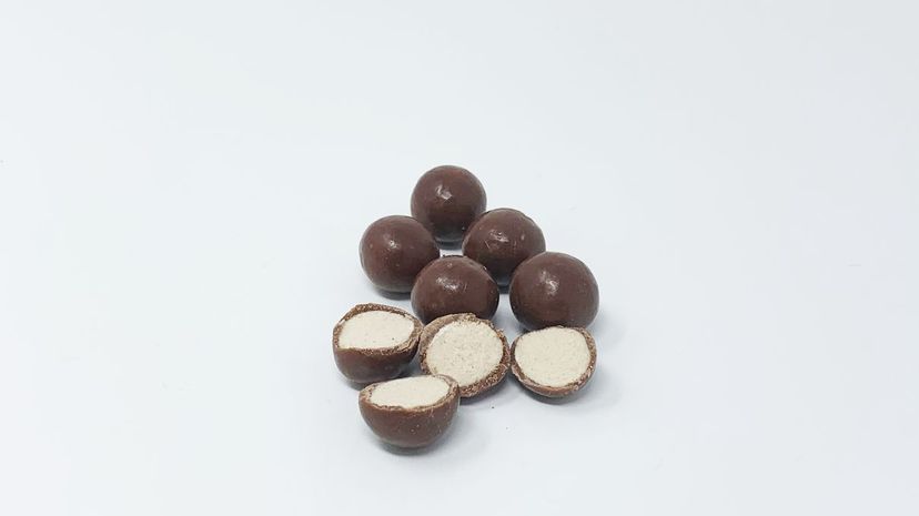 Candy - Whoppers cut