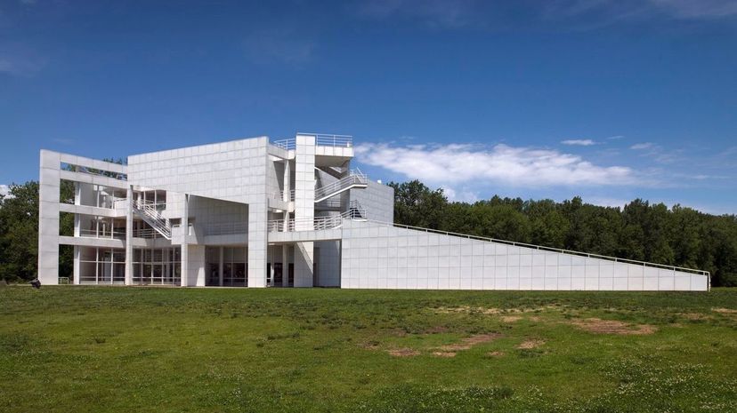 9 Richard Meier's Atheneum building