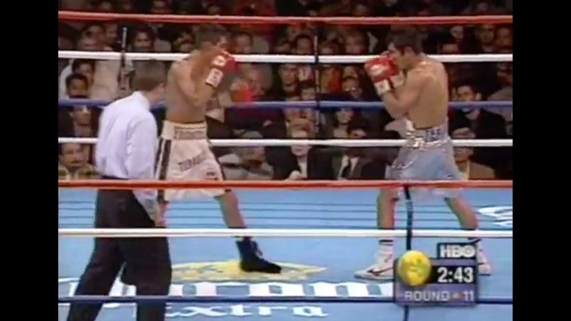 Erik-Morales-vs.-Marco-Antonio-Barrera-â€“-Feb.-19,-2000