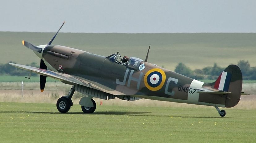 12 Spitfire_F_VB_BM597