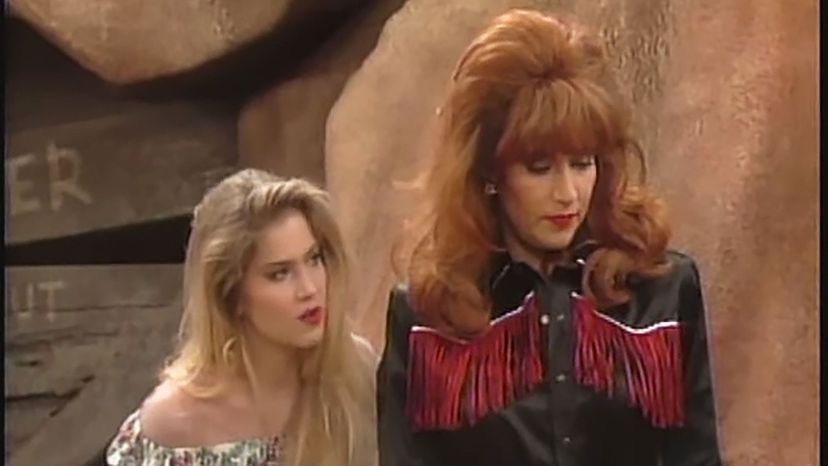 Kelly and Peggy (Marriedâ€¦with Children)
