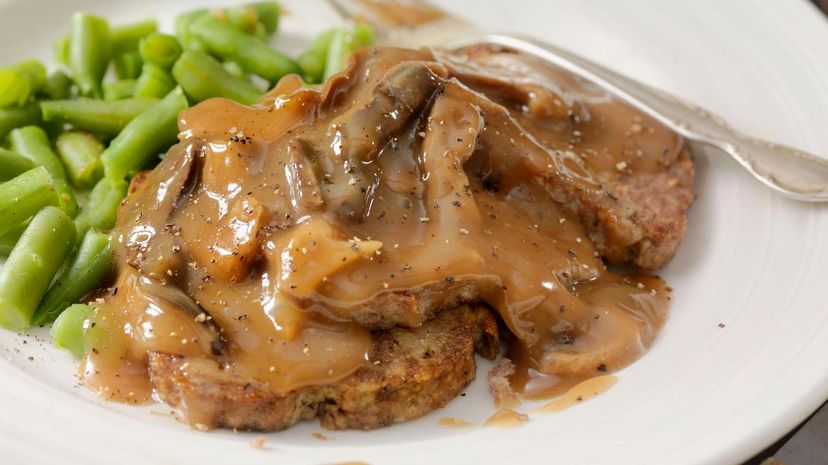Meatloaf with Mushroom Sauce and Green Beans