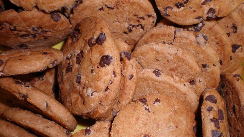 23 Chips_Ahoy regular_chocolate_chip_cookies