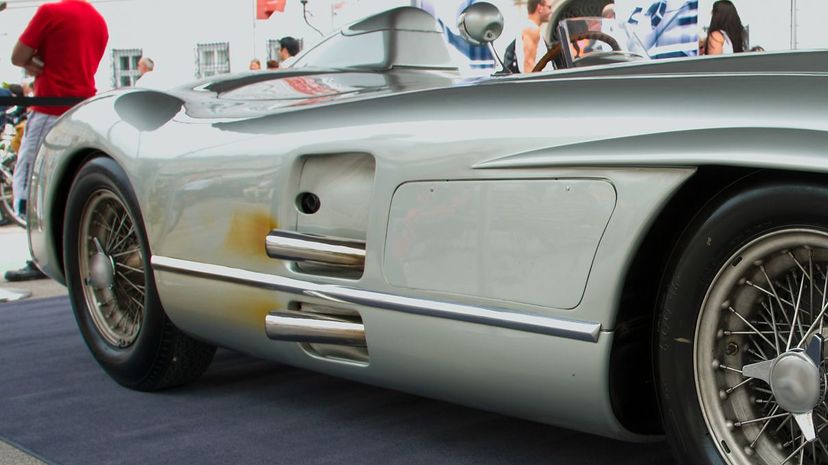 23-Mercedes Benz 300 SLR