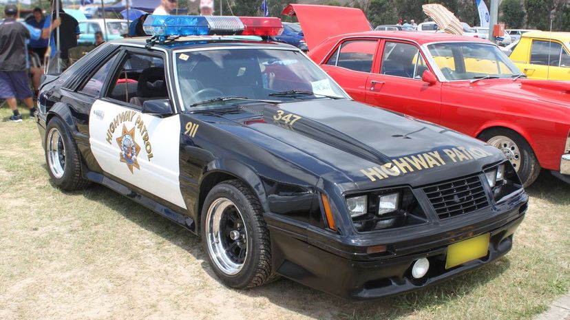 7 - Ford Mustang police