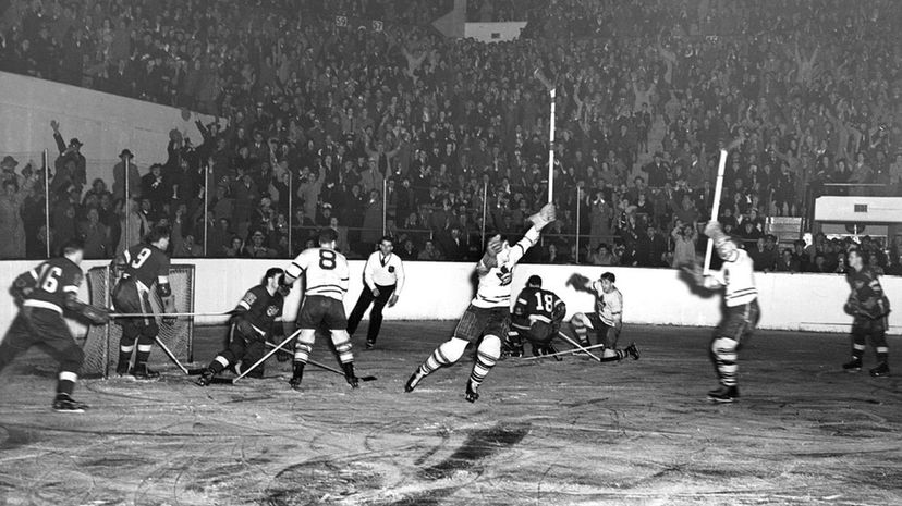 Leafs v Red Wings 1942