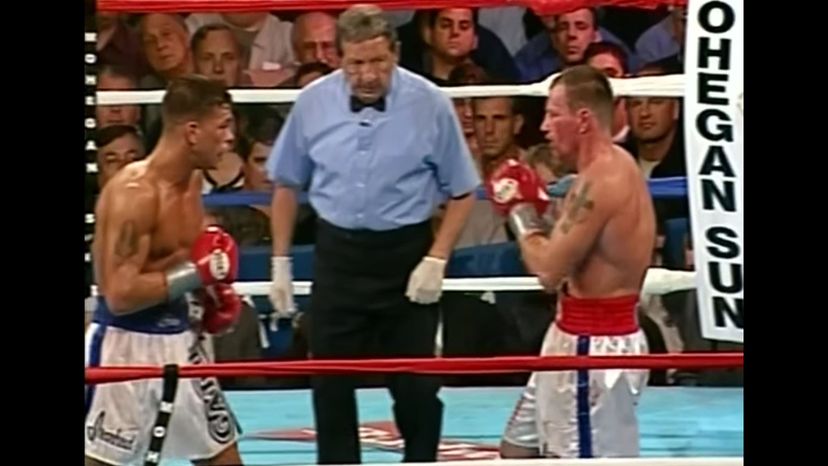 Micky-Ward-vs.-Arturo-Gatti-a€”5月18日,-2002年＂border=