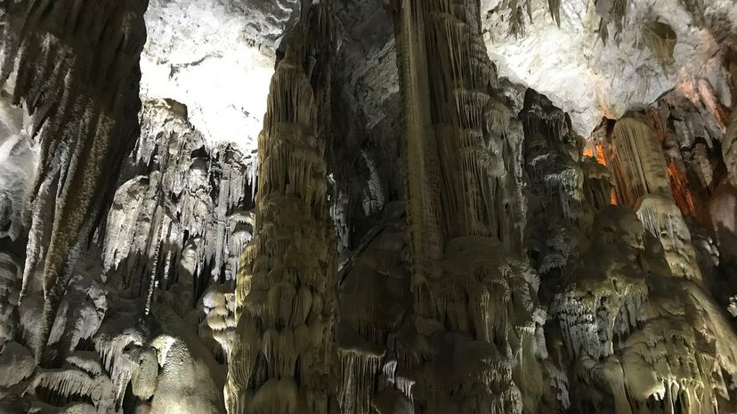 Question 30 - Shuanghedong Cave Network