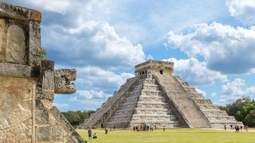 El Castillo (Temple of Kukulkan), Chichen Itza, Yucatan, Mexico