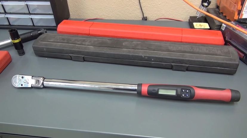 28 - Torque wrench