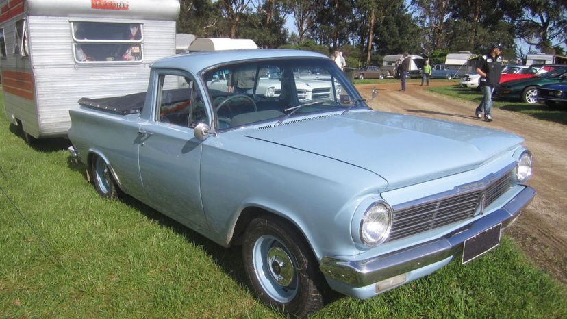 Holden EH (30)