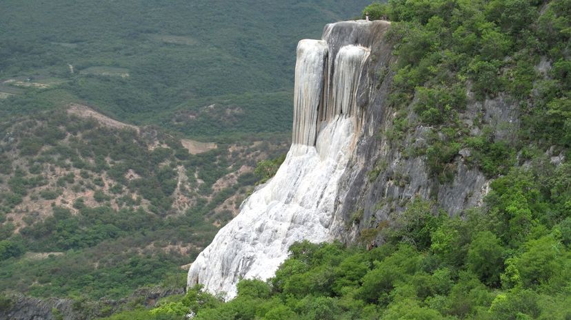 Q 33 Hierve el Agua