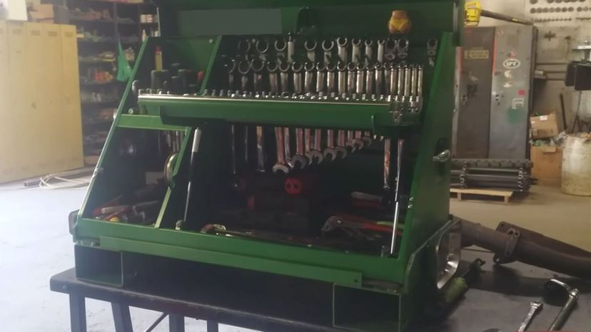Portable tool box