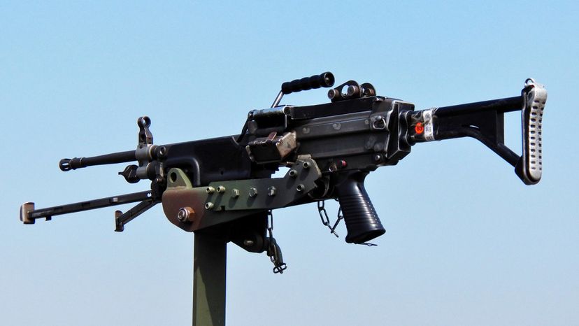 M249_Light_Machine_Gun