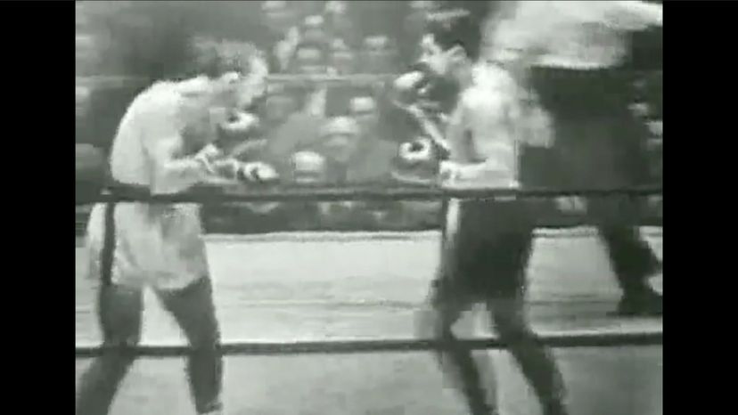 Carmen-Basilio-vs.-Tony-DeMarco-a€”11月30日,-1955年＂border=