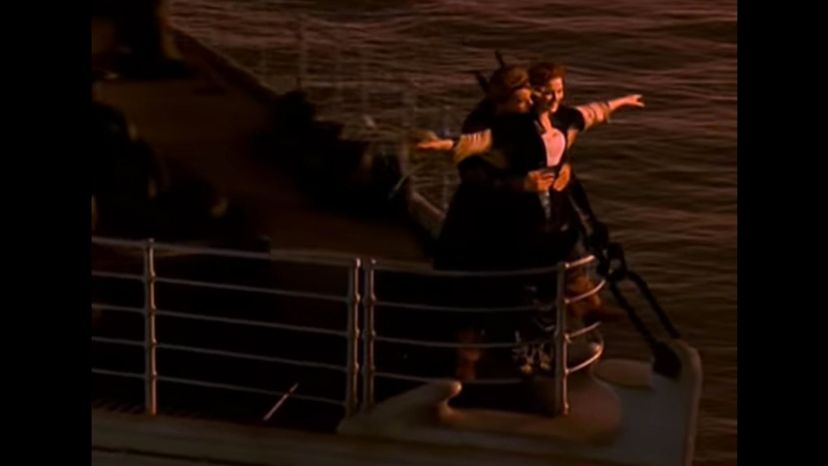 Jack and Rose and the bow of the ship - Titanic (1997) 