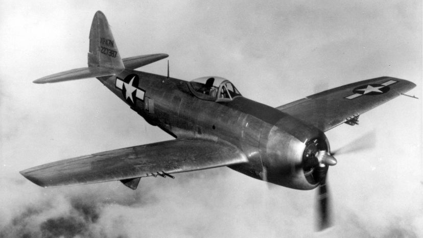 36 Republic_P-47N_Thunderbolt_in_flight