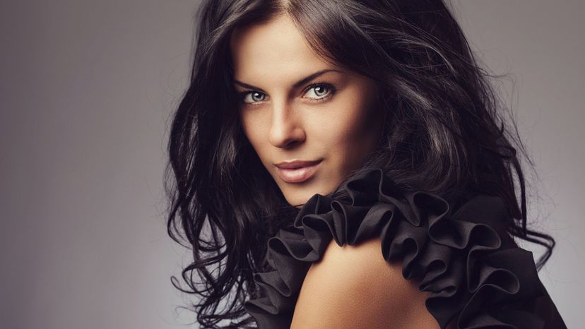 beautfiful woman black hair sultry look