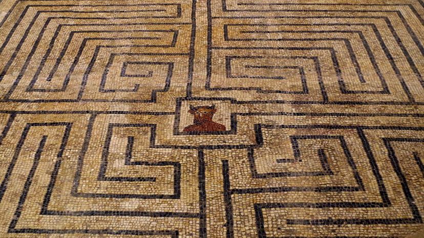 15 labyrinth Minotaur