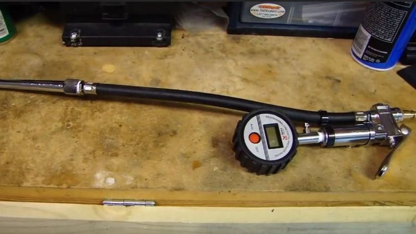 Tire Inflator with Gauge