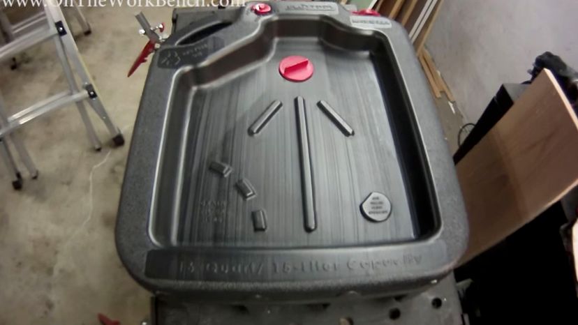 Oil drip pan
