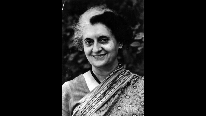 16 Indira-Gandhi