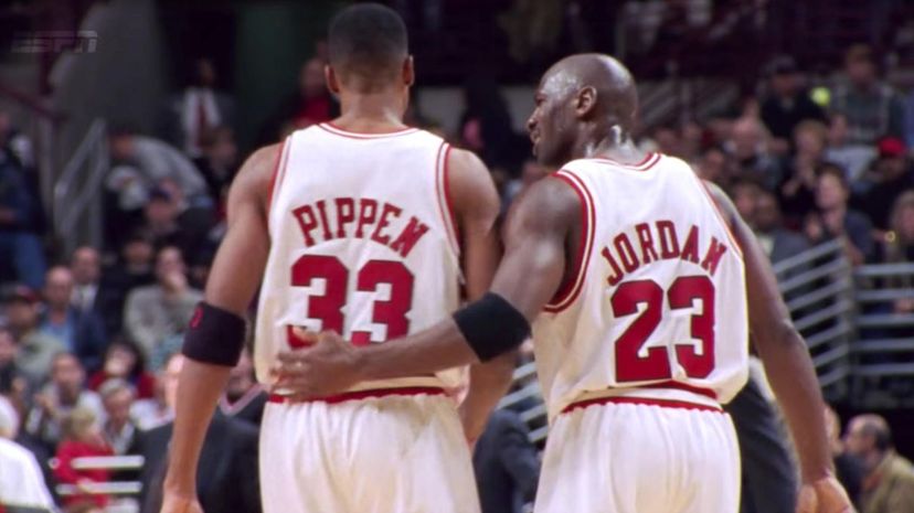 16_Michael Jordan_pippen