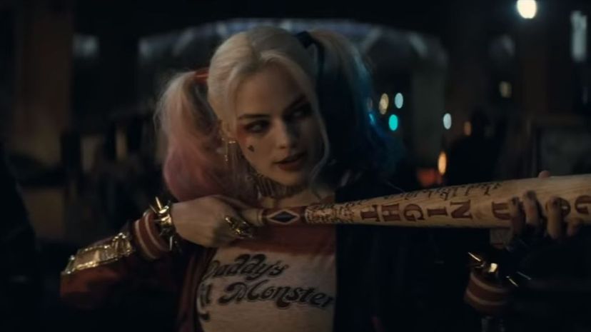 Suicide Squad 2016 - Harley Quinn with baseball bat