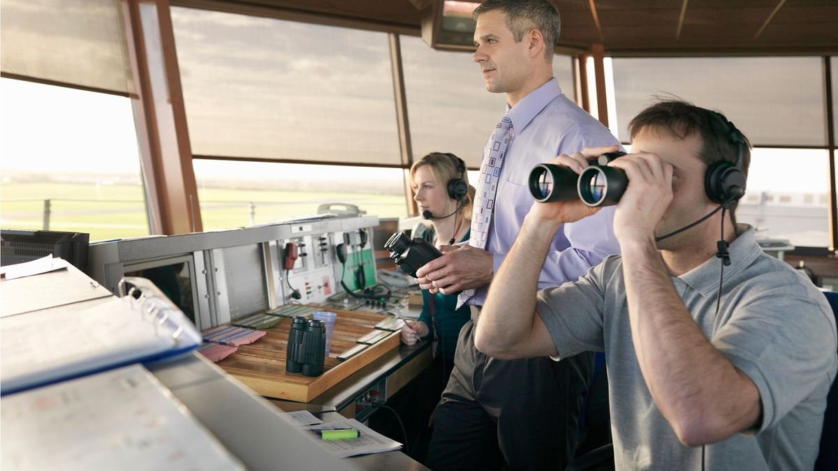 Could You Pass an Air Traffic Controller Exam? | HowStuffWorks