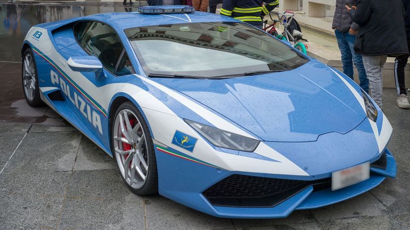11 - Lamborghini HuracaÌn Polizia police