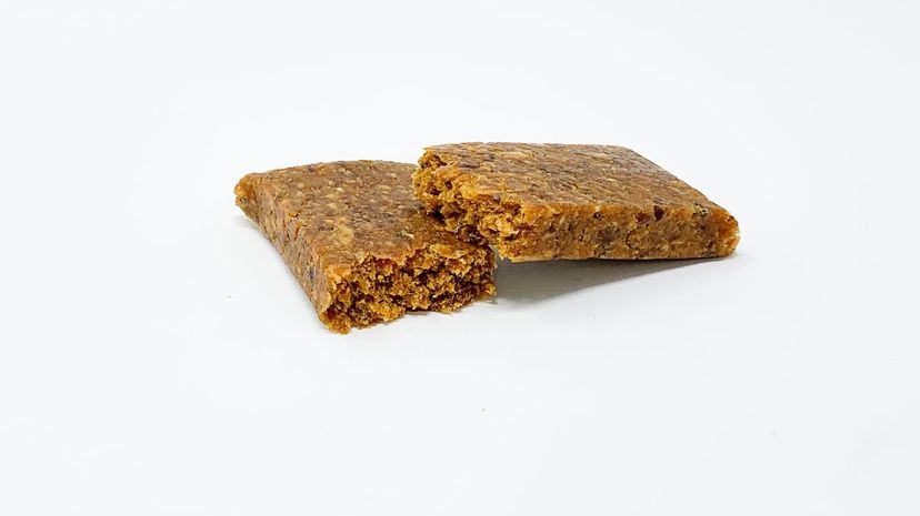 Protein Snacks - Pressed by kind Mango Apple Chia cut