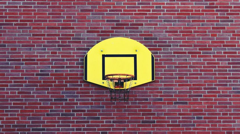 Q10-Basketball Hoop