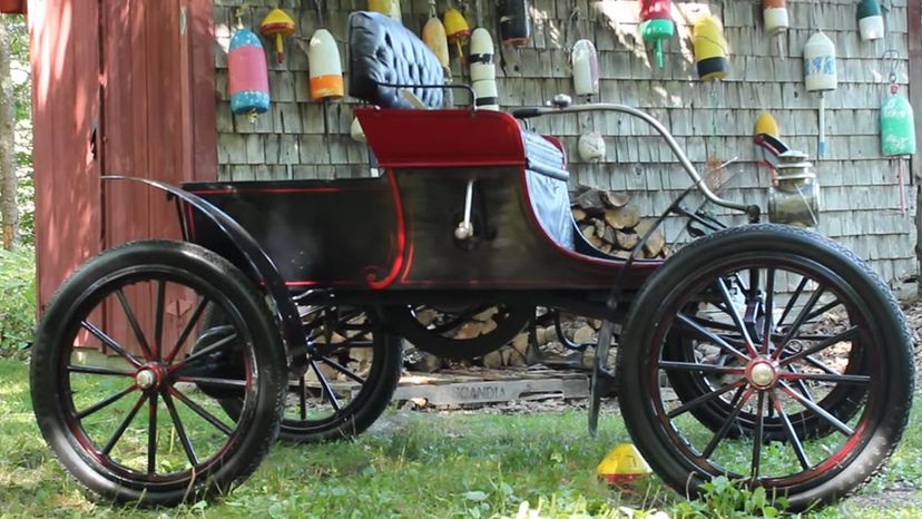 1902 Oldsmobile Curved Dash Runabout 