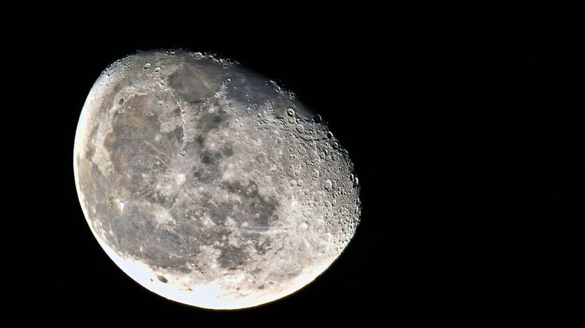 26 moon GettyImages-150473204