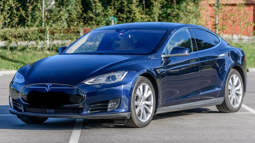 34 Tesla Model S