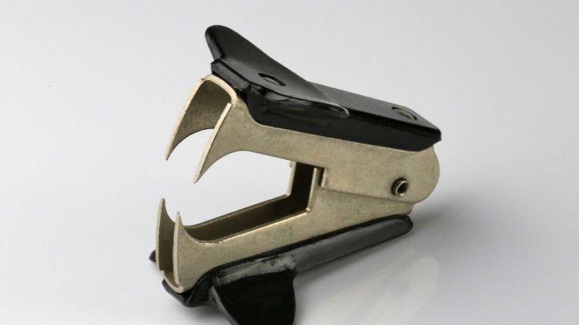 Staple remover