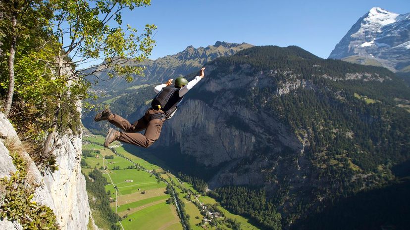 29 Base jumping