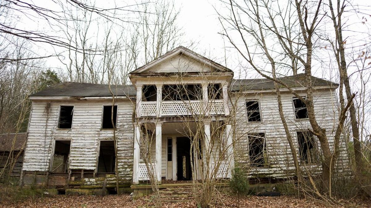 Can you identify these abandoned places? | HowStuffWorks