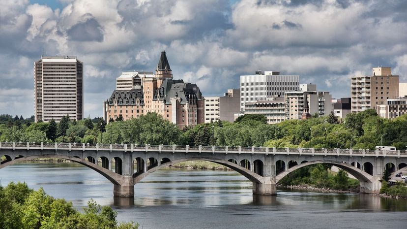 32-Saskatoon