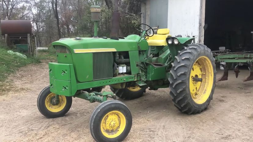 John Deere 3020