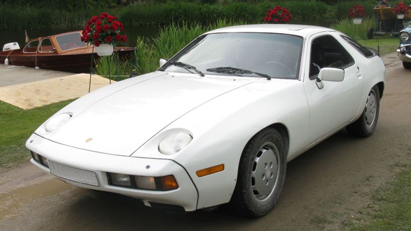 Porsche 928