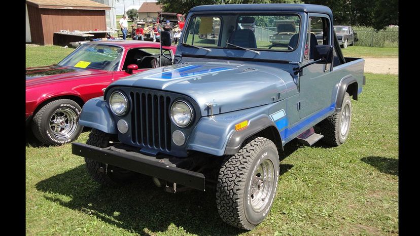 Jeep CJ-8 Scrambler