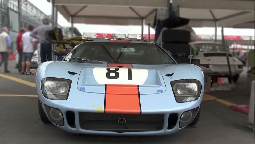 Ford - GT 40