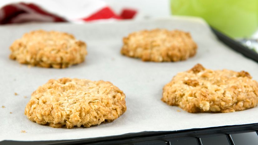 14 Oatmeal cookies GettyImages-554930533