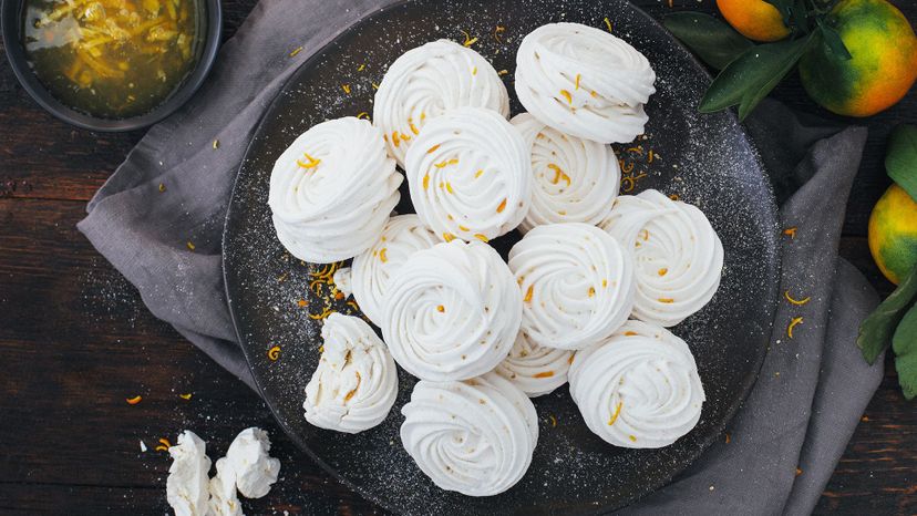 22 Meringue cookies GettyImages-591727237