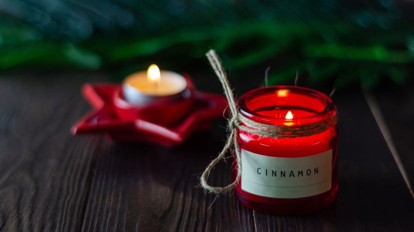 Cinnamon Christmas candles