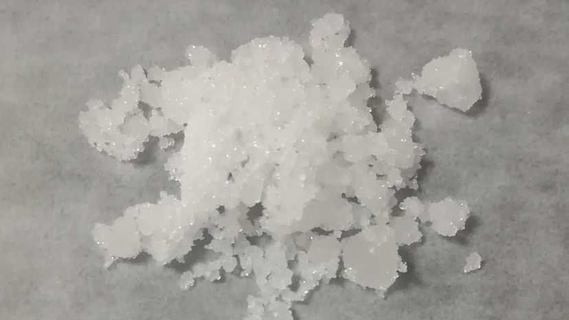 24 Magnesium_perchlorate_hexahydrate