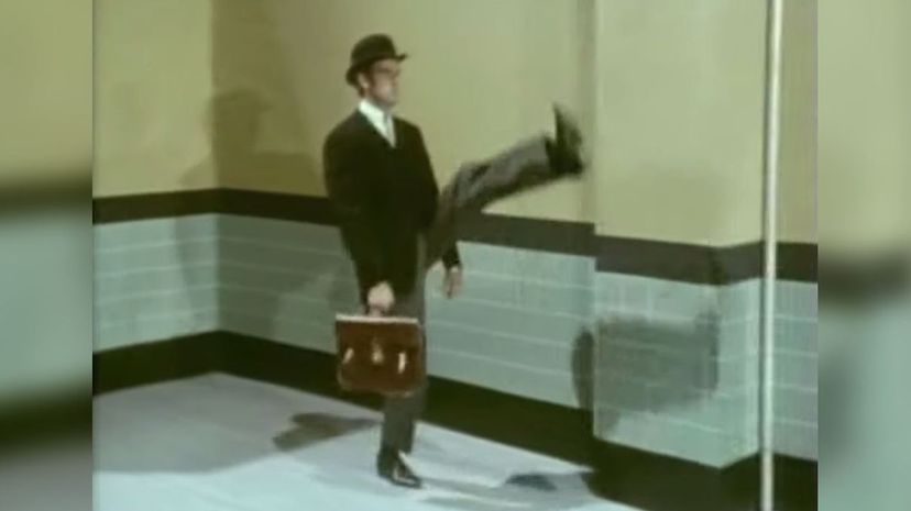 30 - Ministry of Silly Walks