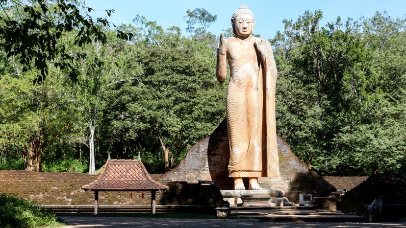 Maligawila Buddha Statue